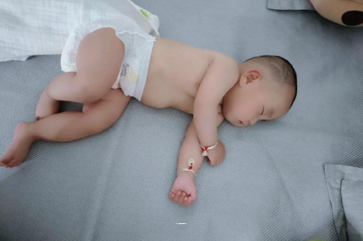 果洛几个月宝宝会抬头